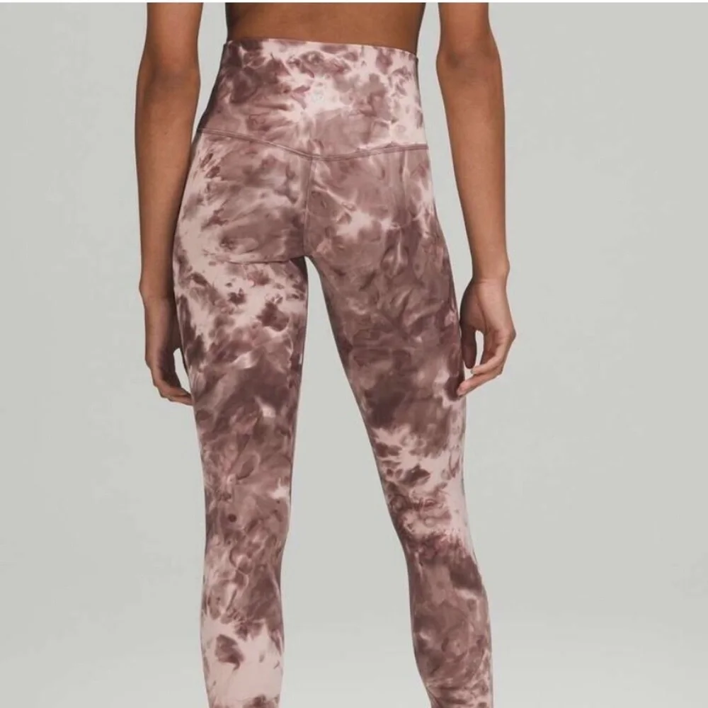 lululemon athletic diamond dye leggings - Picture 5 of 11